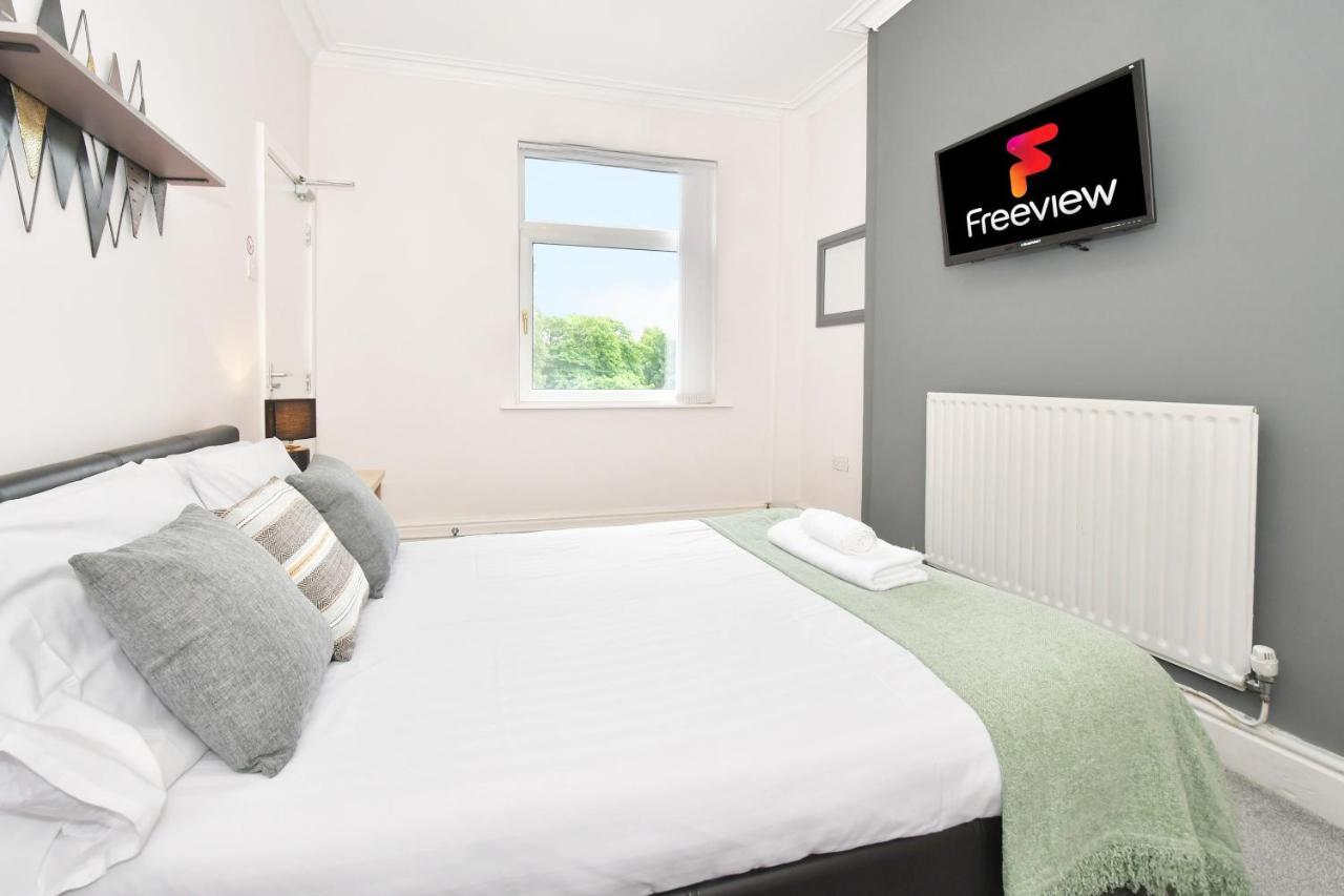Wistaston House By Yourstays 5 Double Bedrooms And 2 Bathrooms, Great For Groups! Book Now! ครูว์ ภายนอก รูปภาพ
