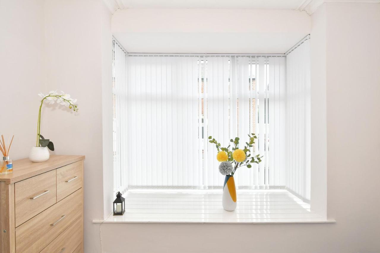 Wistaston House By Yourstays 5 Double Bedrooms And 2 Bathrooms, Great For Groups! Book Now! ครูว์ ภายนอก รูปภาพ