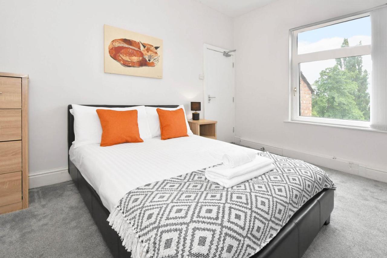 Wistaston House By Yourstays 5 Double Bedrooms And 2 Bathrooms, Great For Groups! Book Now! ครูว์ ภายนอก รูปภาพ